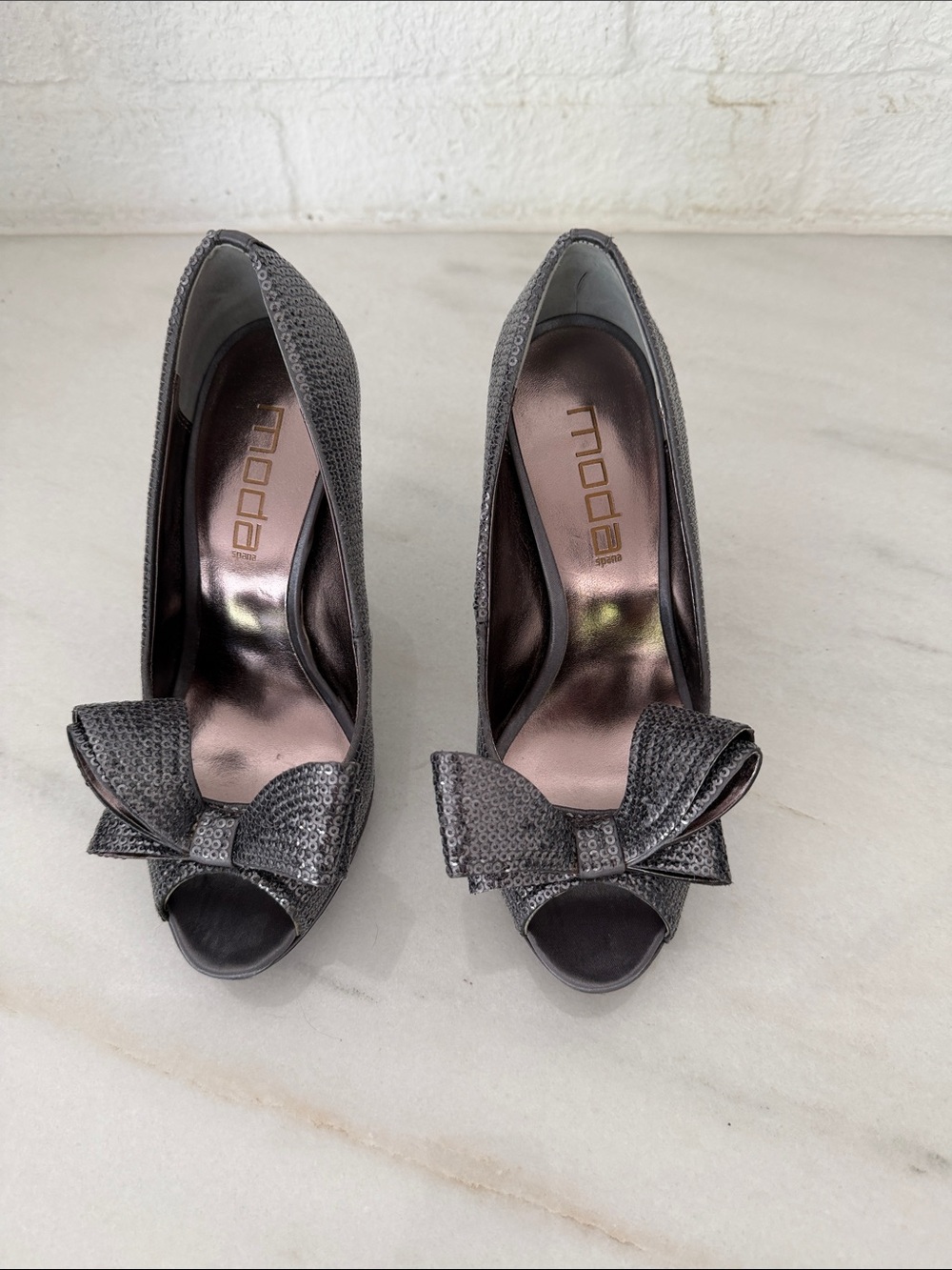 Moda Silver Peep-Toe Bow Heels